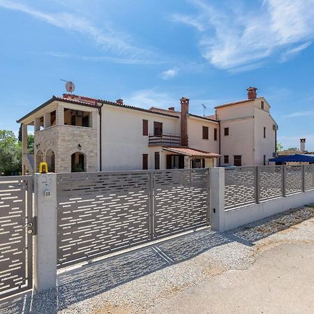 Silva Apartment Porec Bagian luar foto