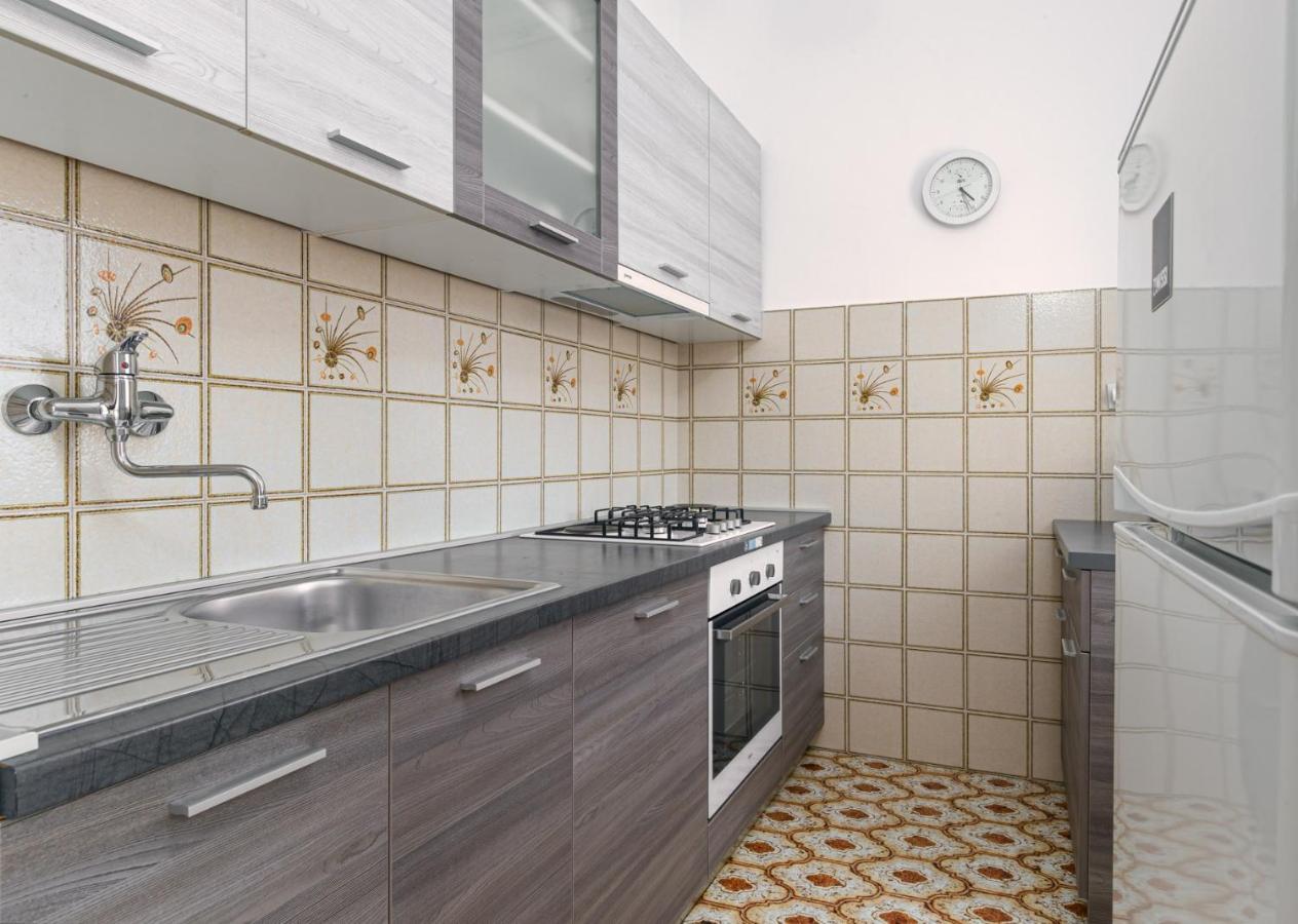 Silva Apartment Porec Bagian luar foto