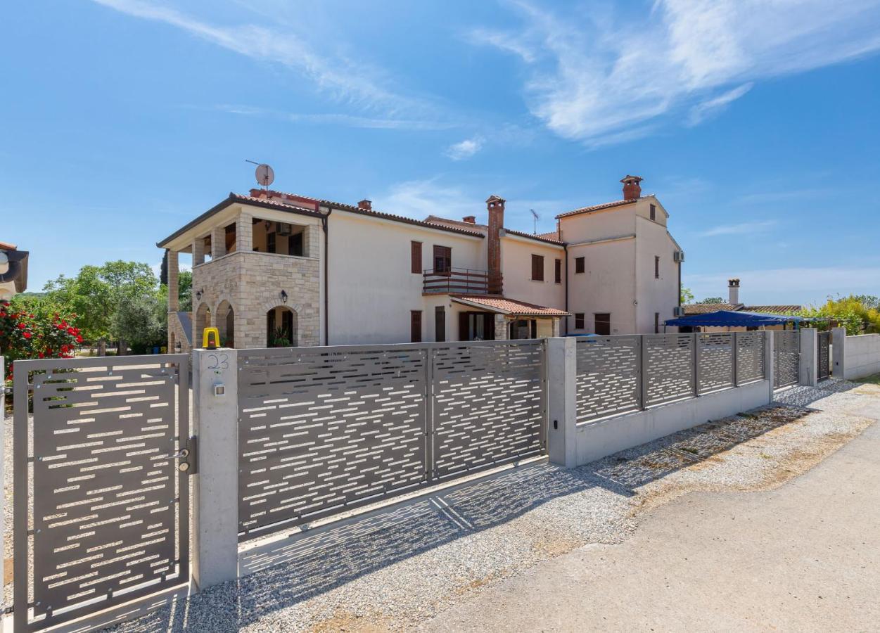 Silva Apartment Porec Bagian luar foto