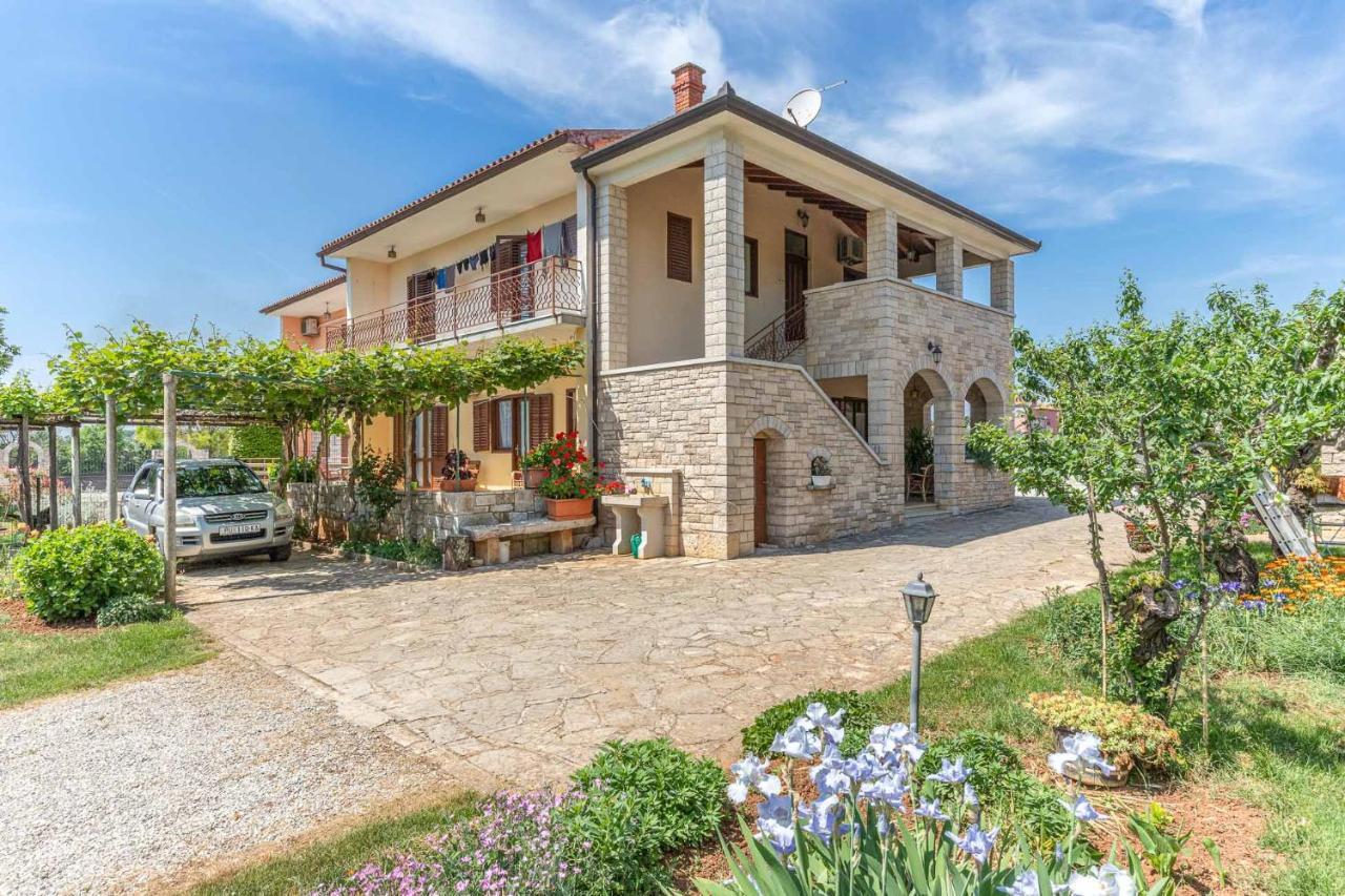 Silva Apartment Porec Bagian luar foto