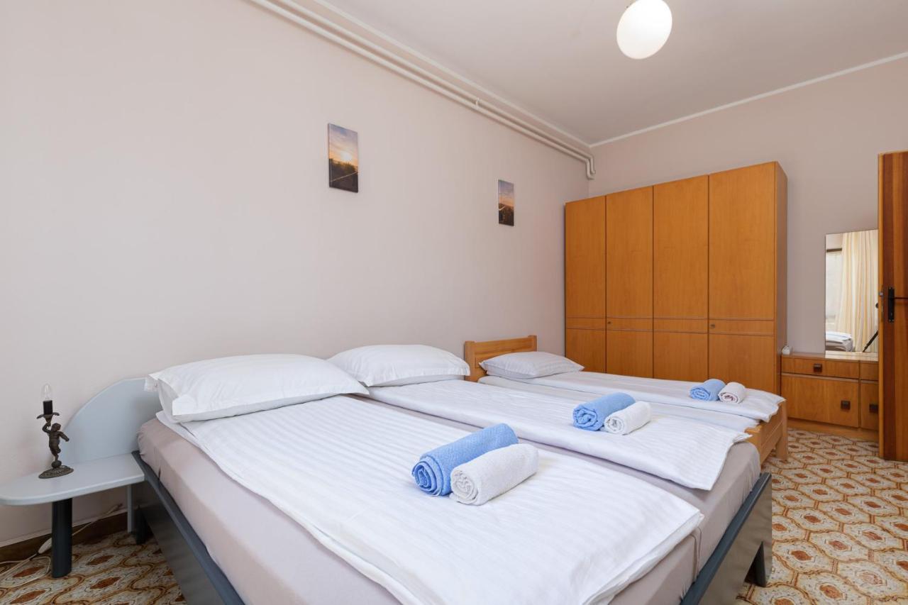 Silva Apartment Porec Bagian luar foto